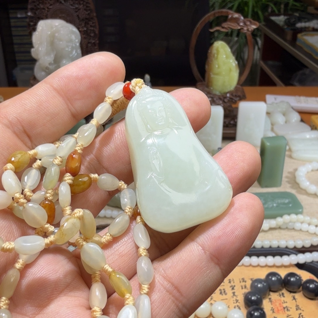 和田玉挂件未镶嵌枫