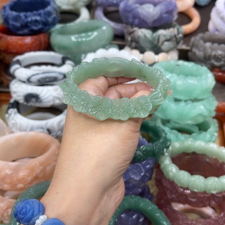 电***址石英岩玉未镶嵌手镯