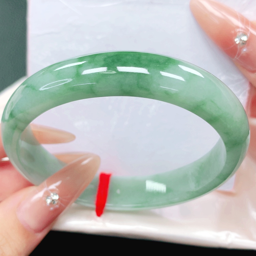 未镶嵌手镯翡翠58贵