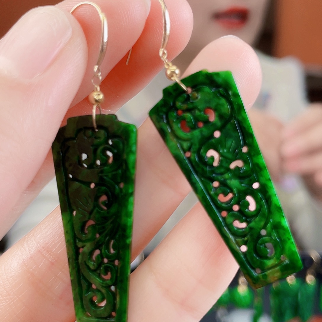 翡翠18K金镶嵌耳饰