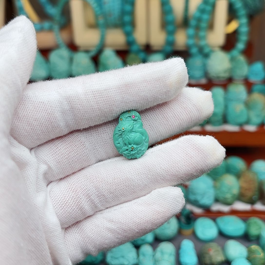 绿松石配饰未镶嵌