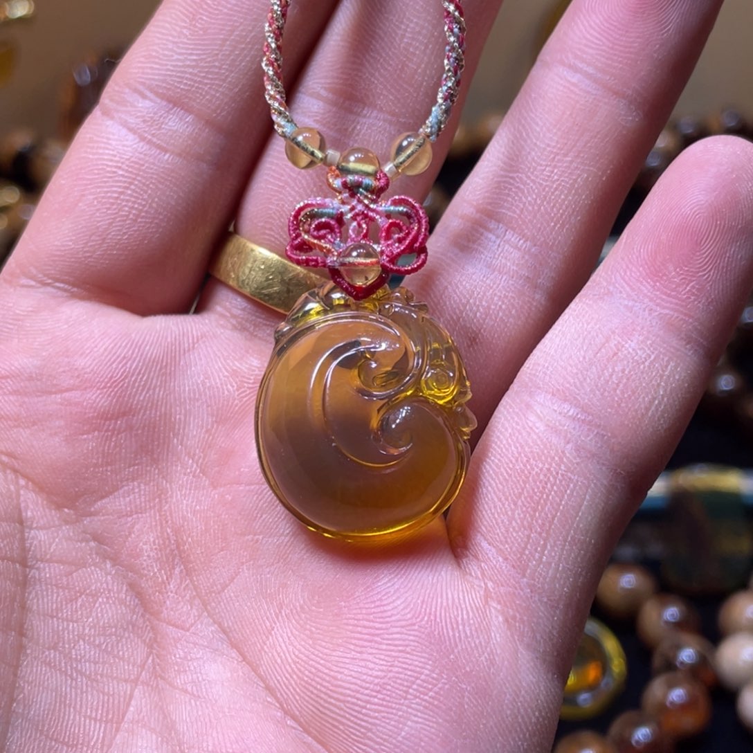 琥珀吊坠(赠链)未镶嵌缅甸琥珀