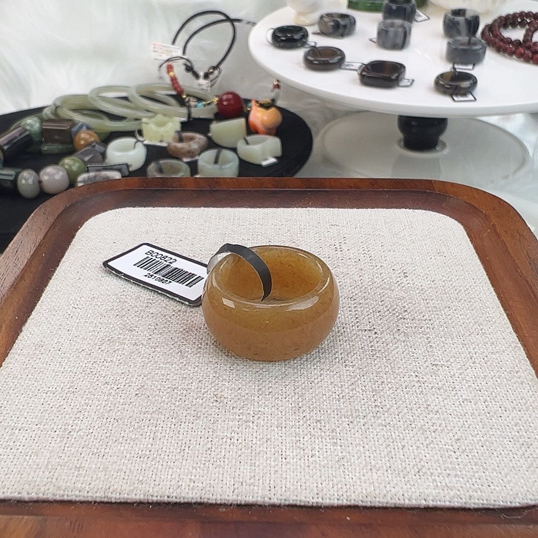 和田玉未镶嵌戒指w12糖轮胎16.5不退换