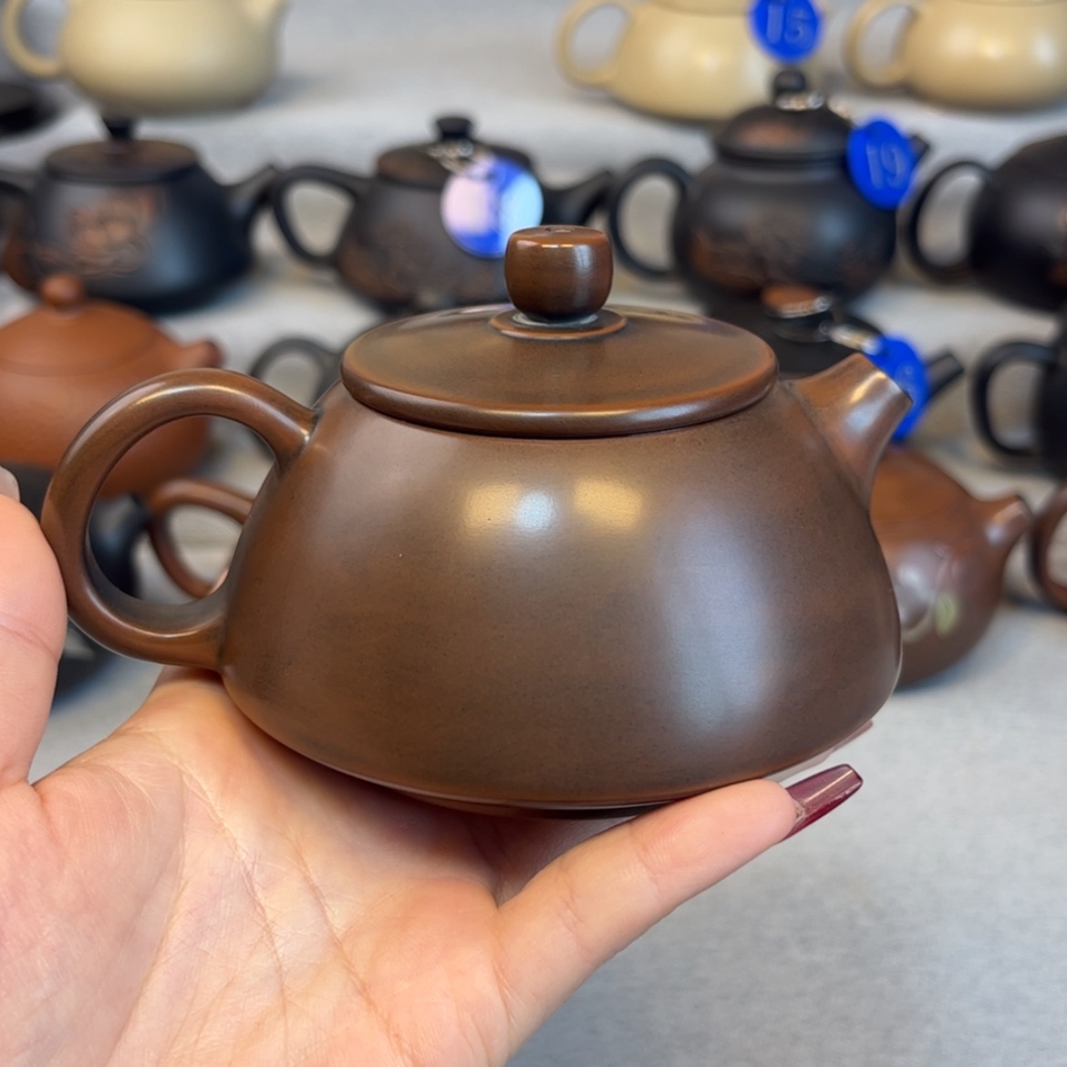 【闪购商品】红泥 微瑕  容量 220c c