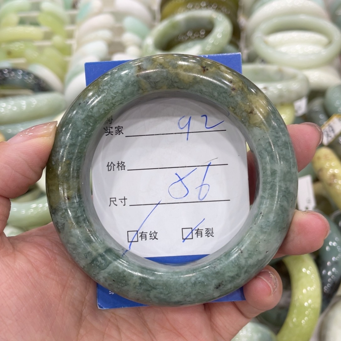 未镶嵌蛇纹石玉手镯