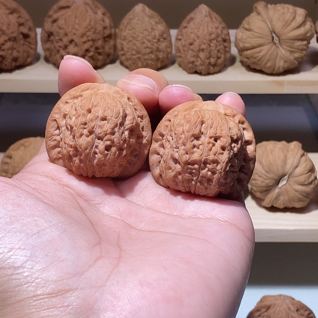 文玩核桃吊坠38+血麒麟，全品毕业级