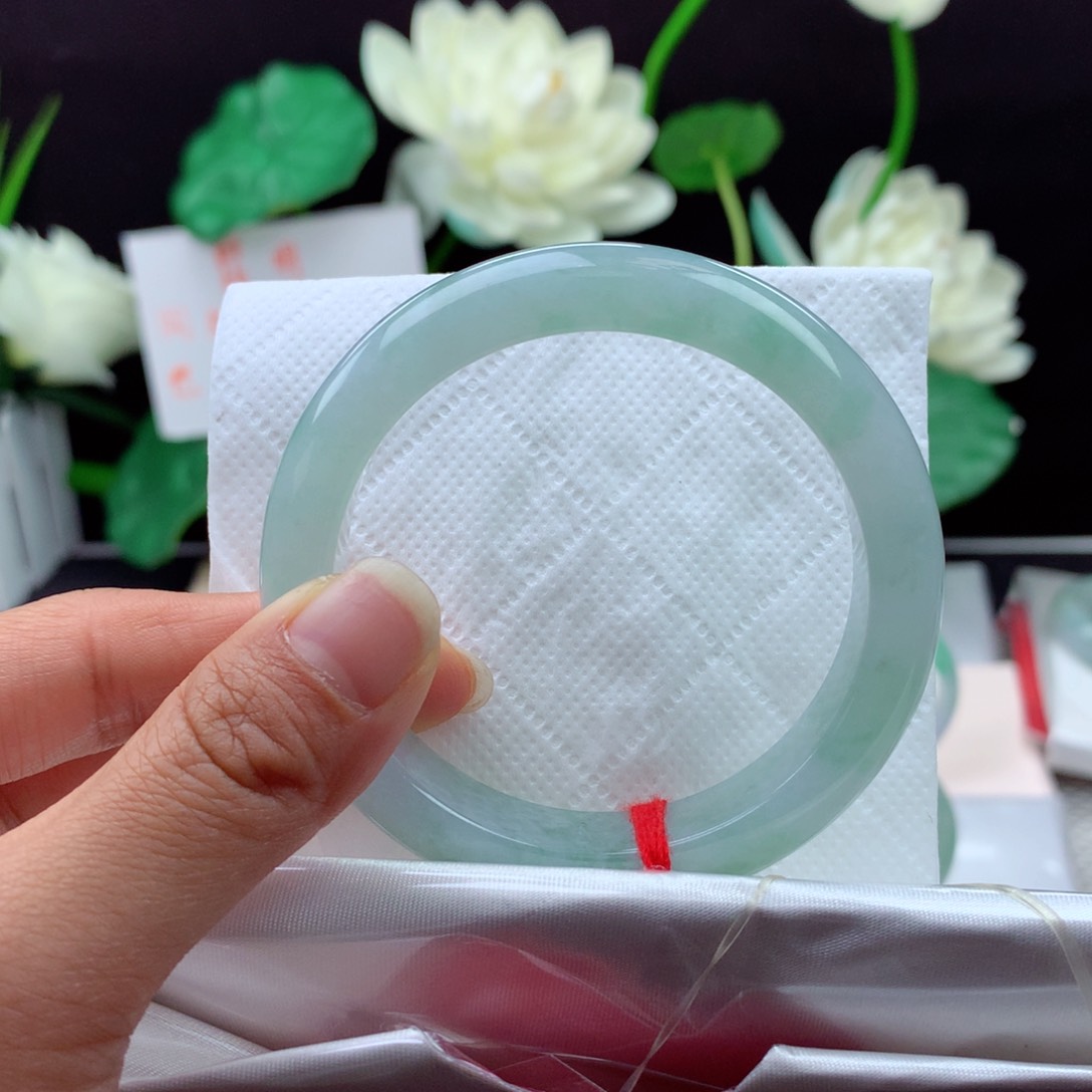 未镶嵌手镯翡翠糯***?纯天然