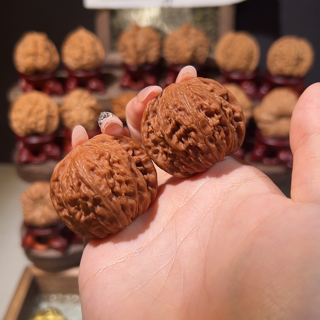 文玩核桃把件磨盘