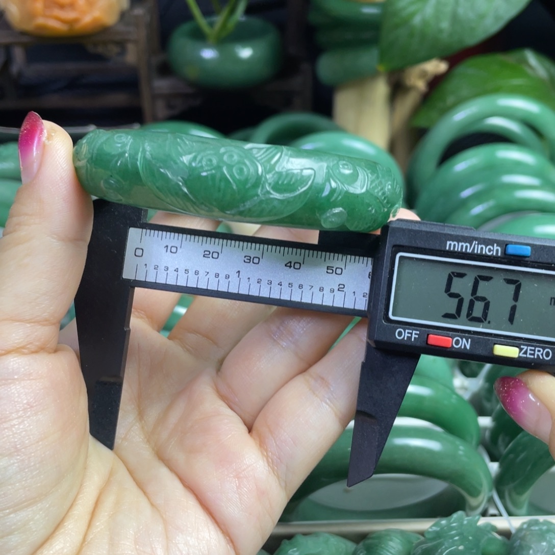 余****石英质玉未镶嵌手镯