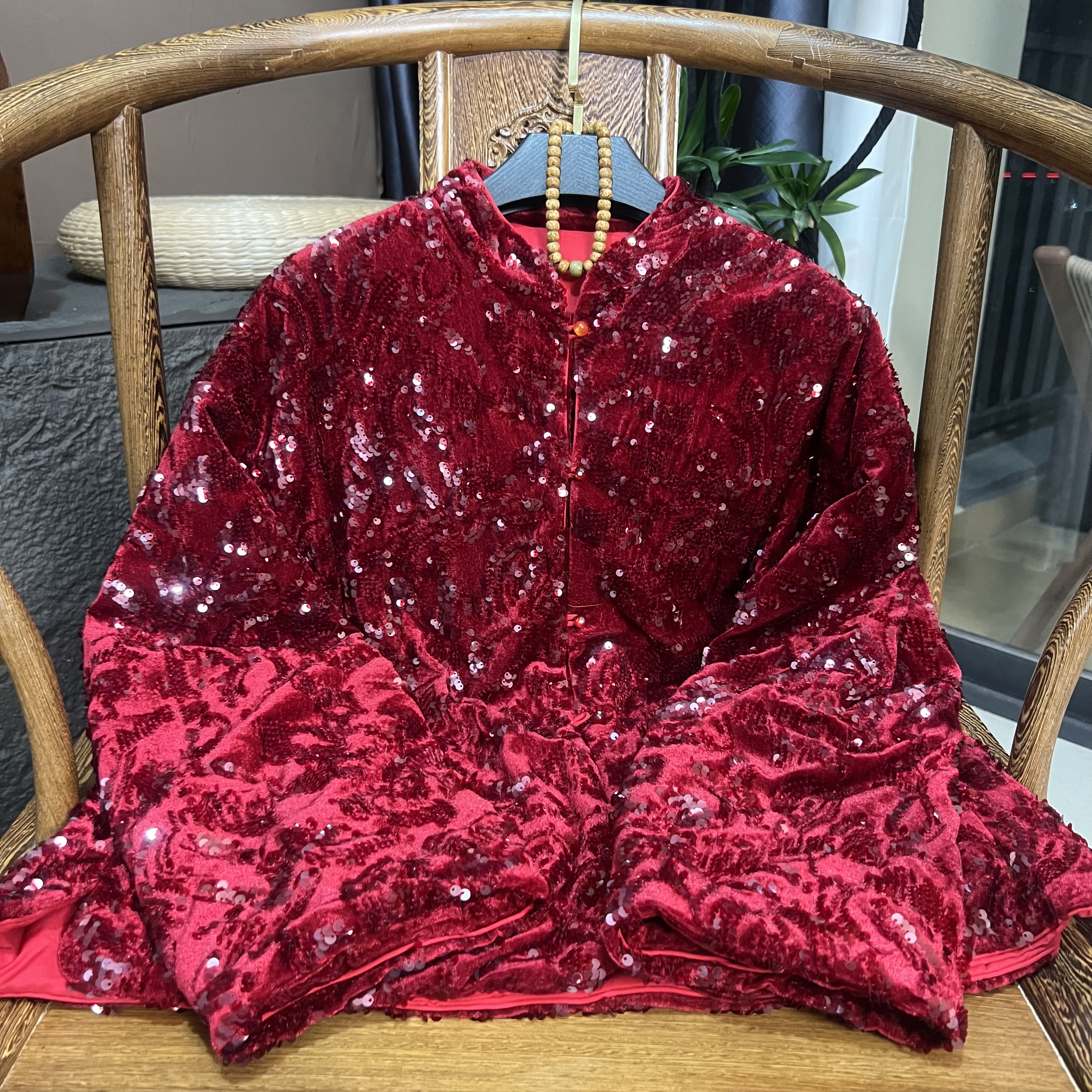 【润泽】2025新款时尚轻奢气质重工亮片丝绒外套