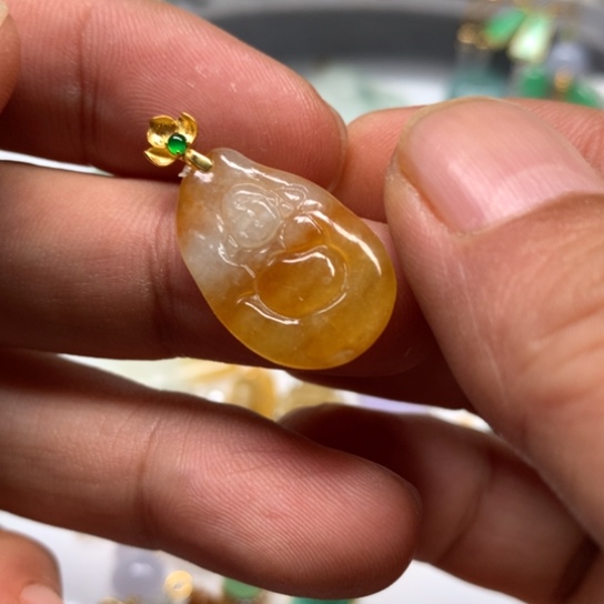 翡翠颈饰未镶嵌翡翠