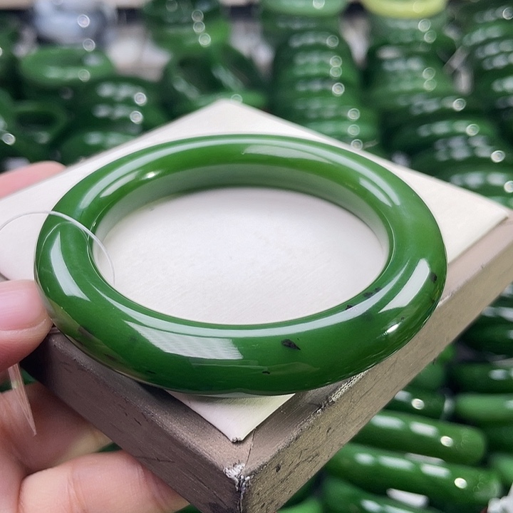 未镶嵌手镯和田玉（碧玉）