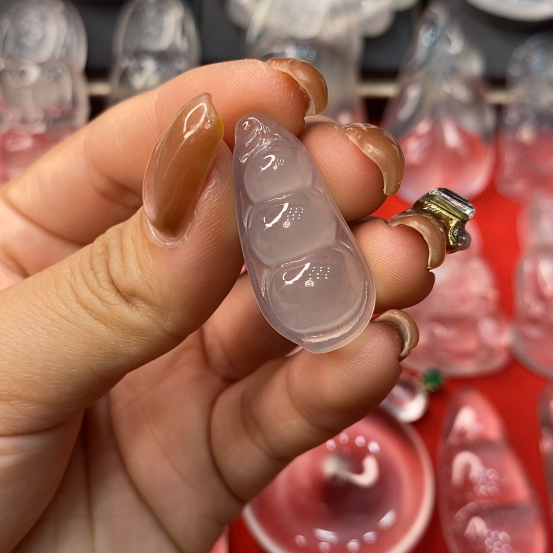 石英质玉未镶嵌吊坠