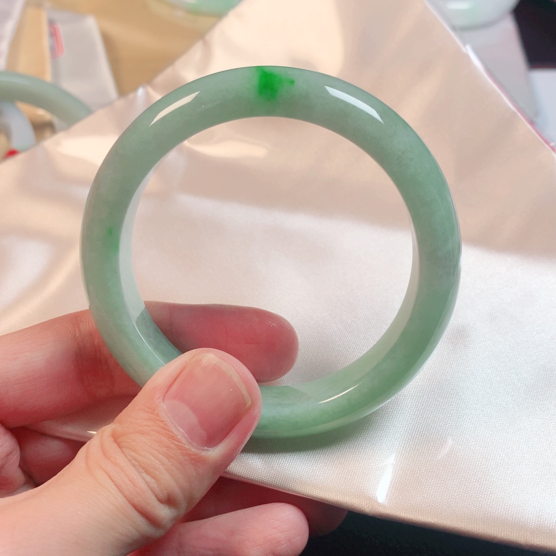 翡翠手镯未镶嵌翡翠手镯1407