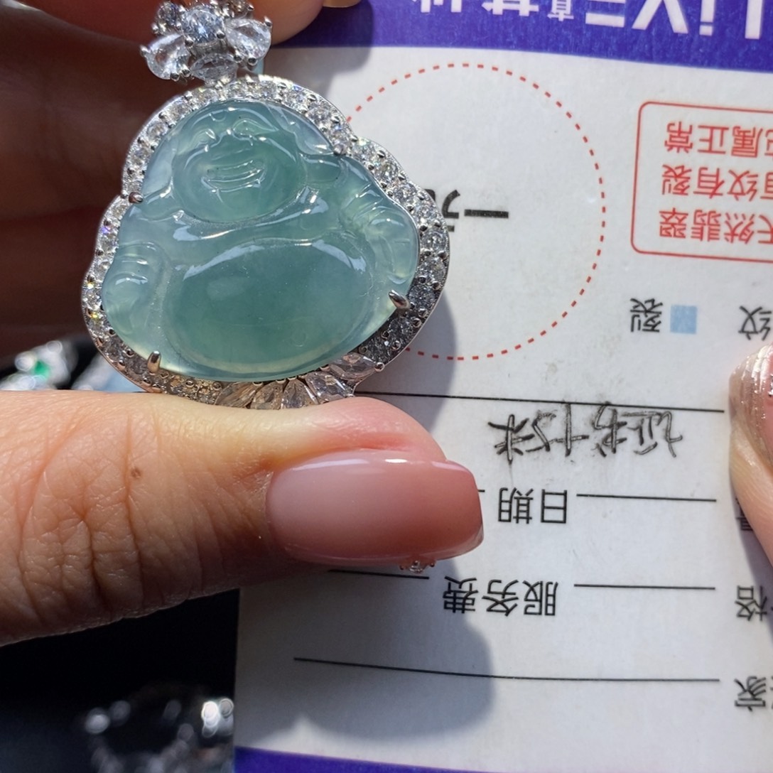 翡翠颈饰未镶嵌翡翠