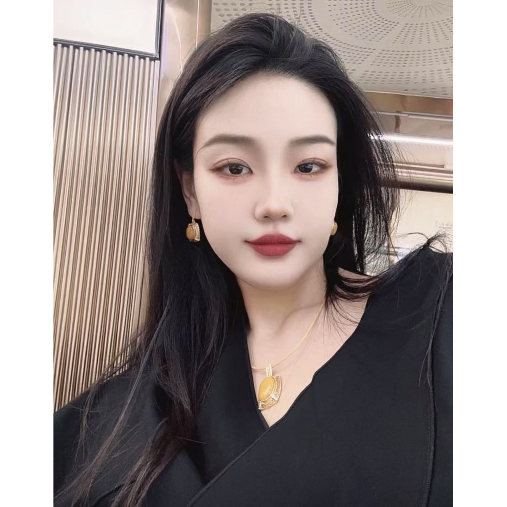 桃小姐臻选服饰小众穿搭潮流女孩显瘦气质百搭黑色韩版宽松百搭06