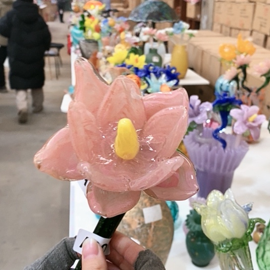 琉璃花瓶高45厘米宽9厘米