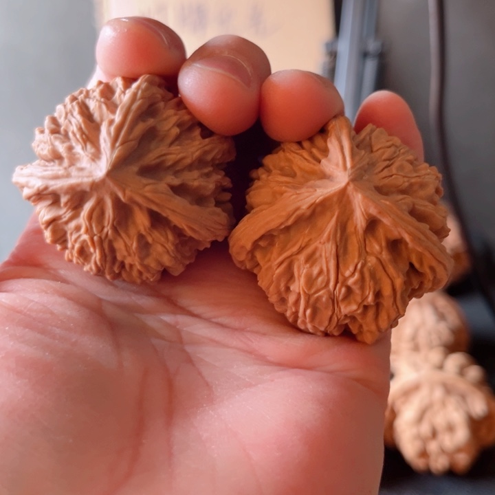 仟***缘吊坠文玩核桃文玩