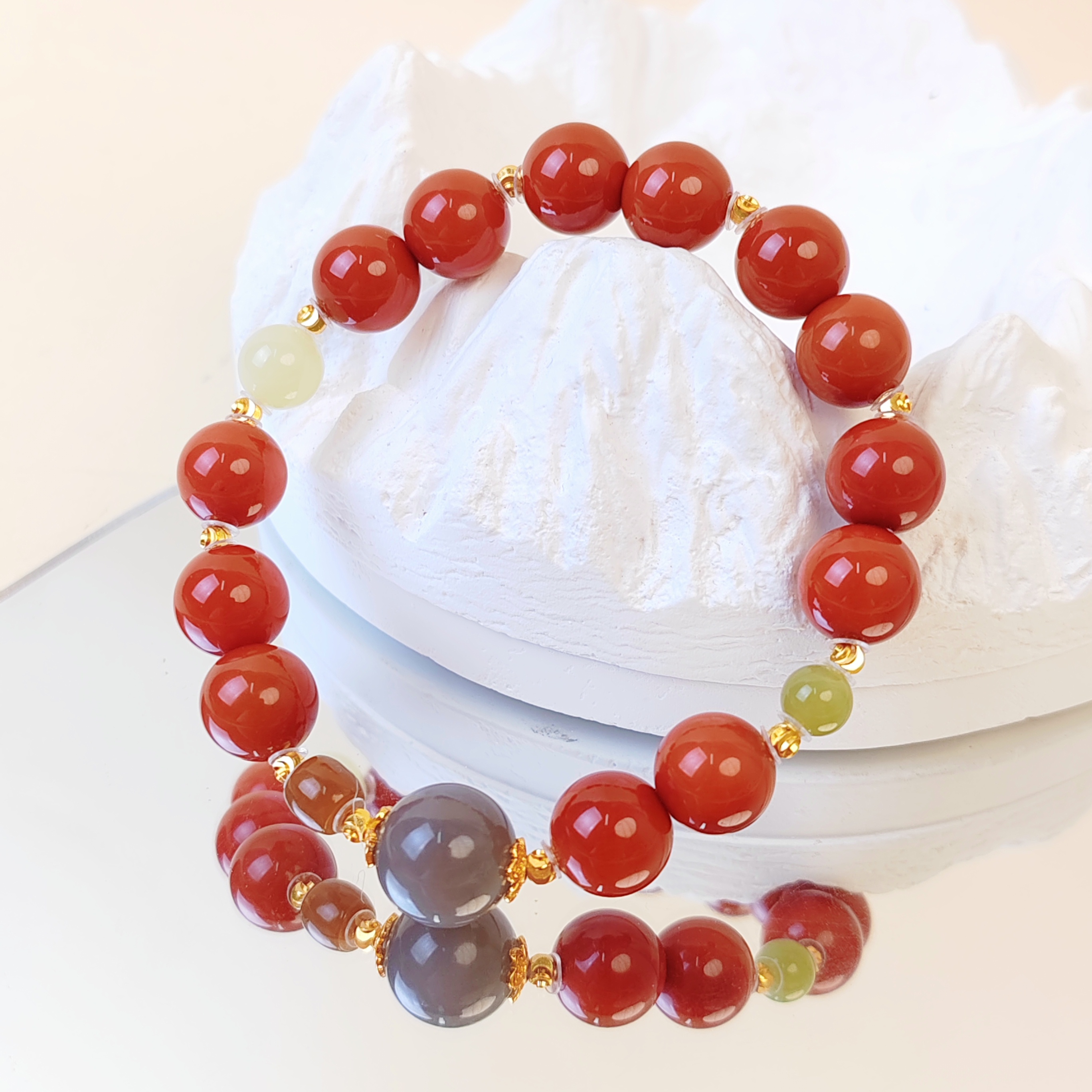 锦红色玛瑙10mm烟紫和田玉手作设计手串