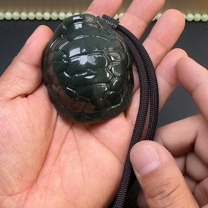 和田玉未镶嵌把件