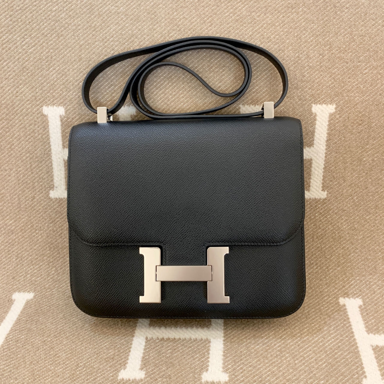 99新 Hermes/爱马仕 康康 constance 24 D e皮  黑色jo0226a0 