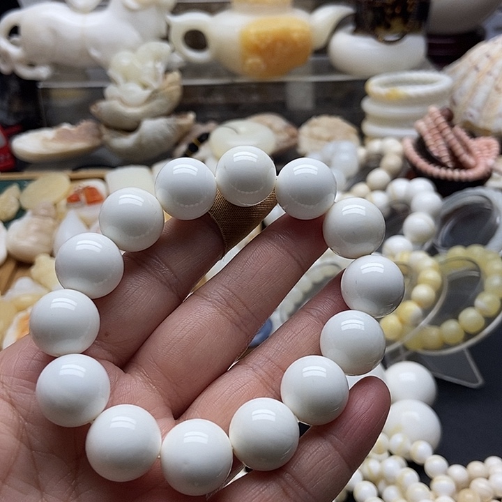 非金属贝壳全白微瑕1.6单圈