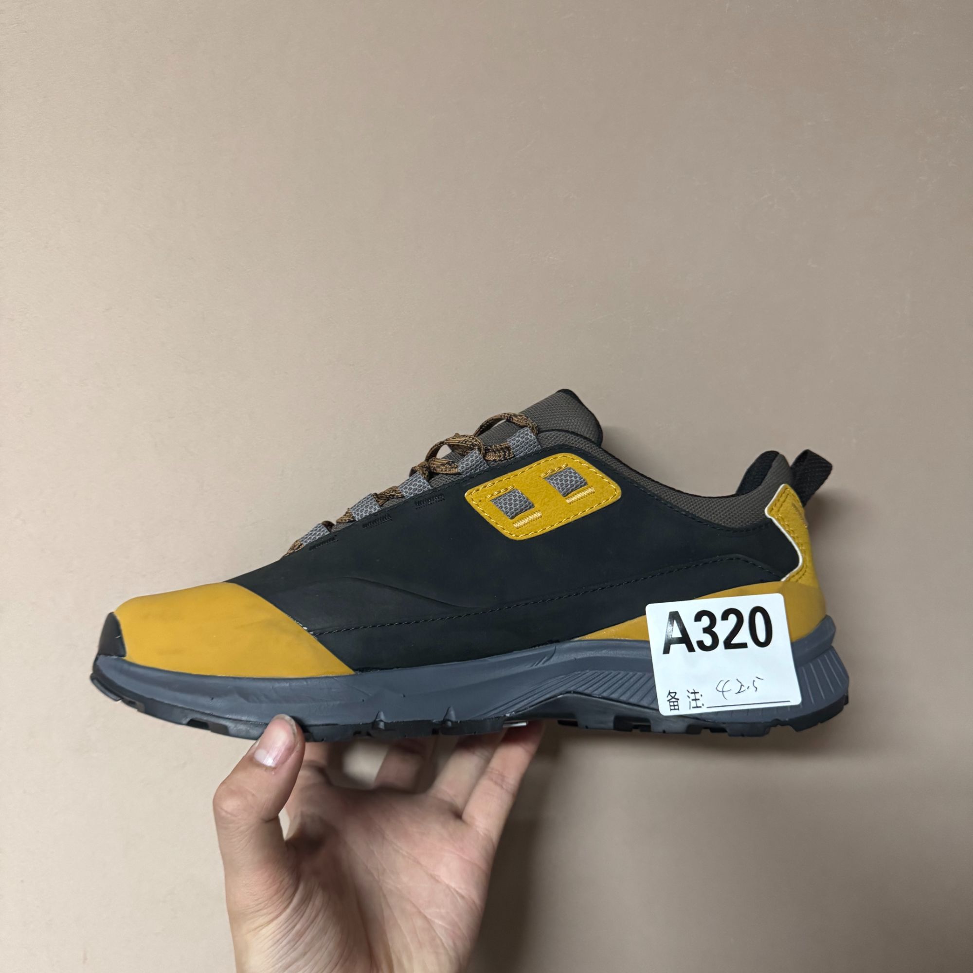 男女户外休闲鞋a320