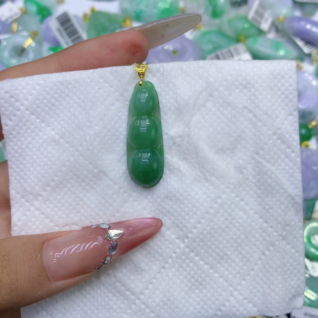 颈饰18K金镶嵌翡翠1111111111