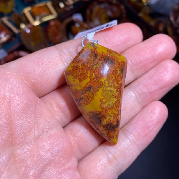 天然战国红玛瑙挂件