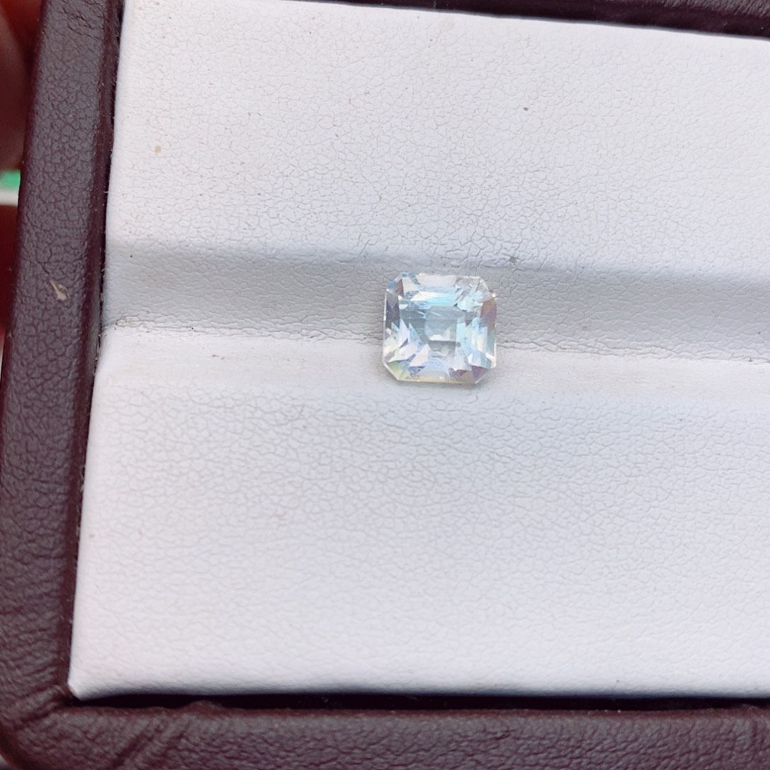 月光石裸石未镶嵌月光石2.62克拉