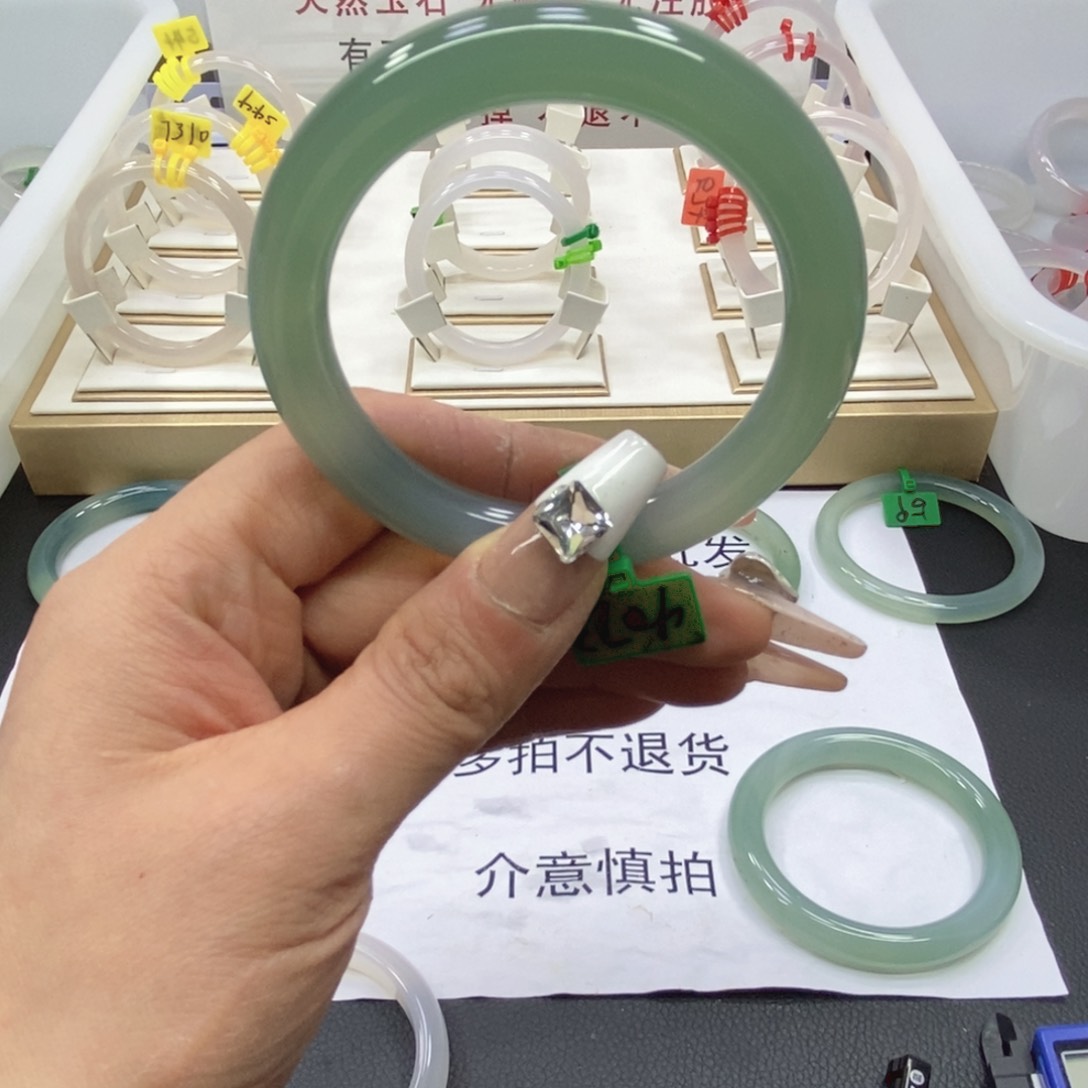 玛瑙/玉髓手镯未镶嵌56圈口