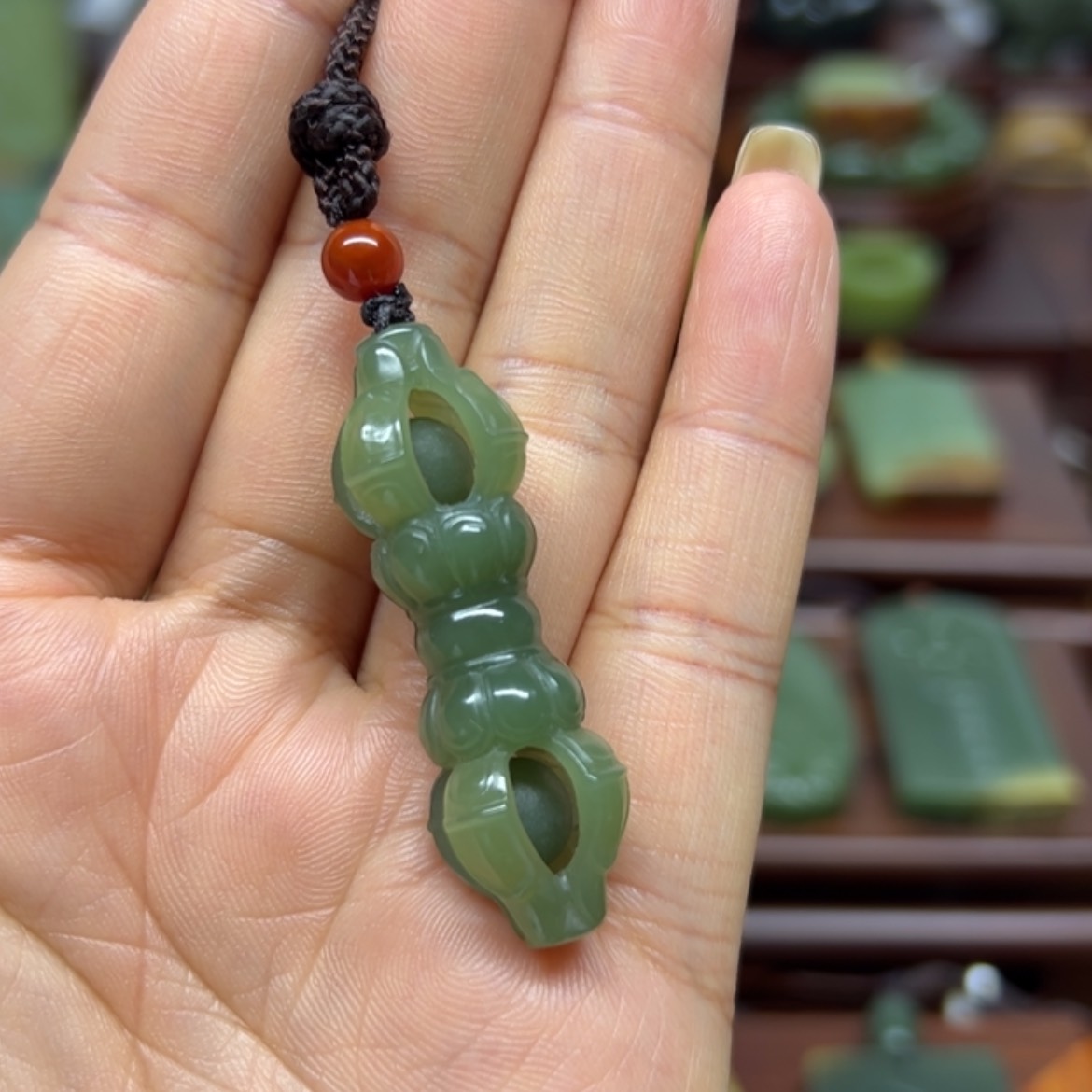 【闪购商品】颈饰未镶嵌岫岩老玉（透闪石质玉）降魔杵