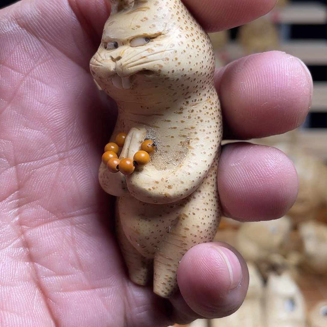 竹竹根雕兔子手把件