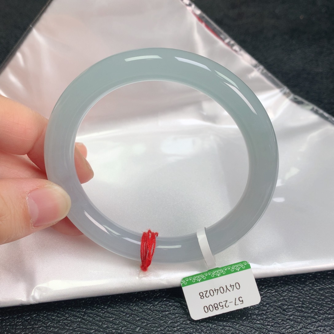 翡翠手镯未镶嵌57圆