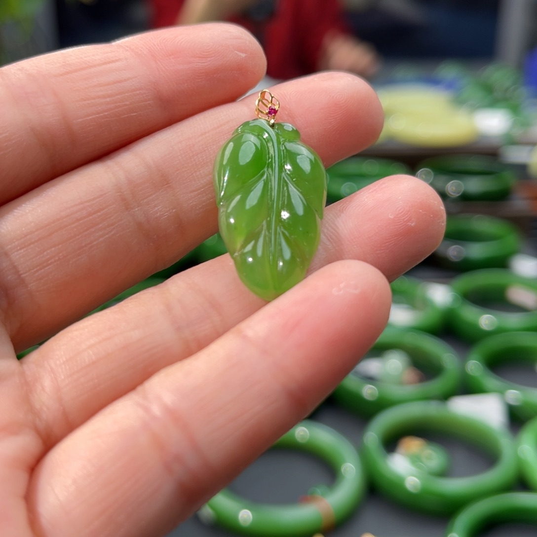 和田玉（碧玉）颈饰18K金镶嵌