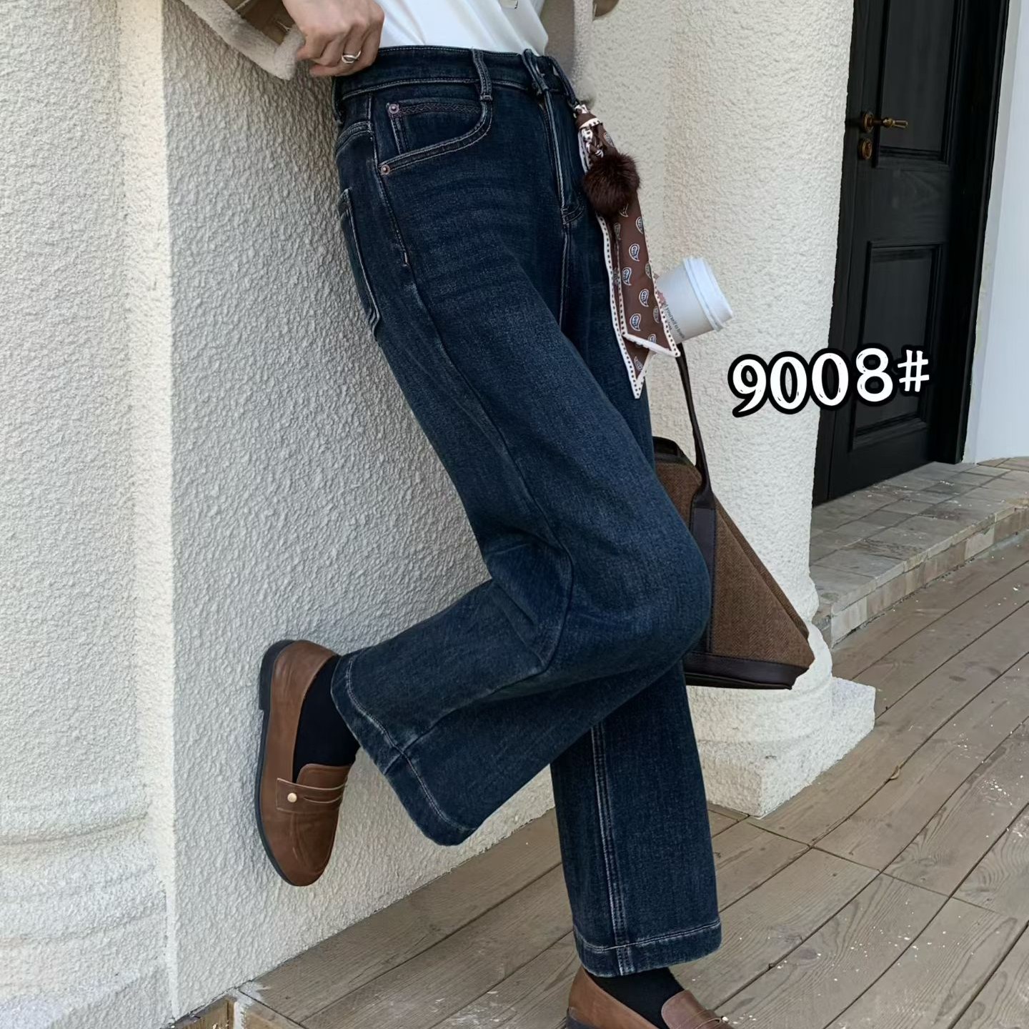 冬季加绒加厚水洗复古显瘦直筒牛仔裤