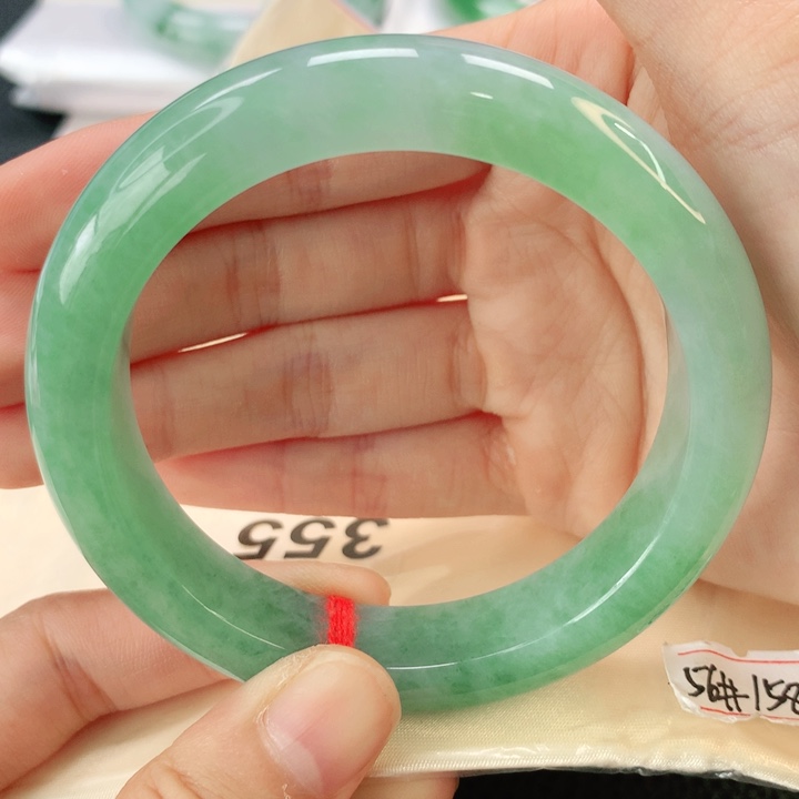 颈饰未镶嵌翡翠翡翠手镯56