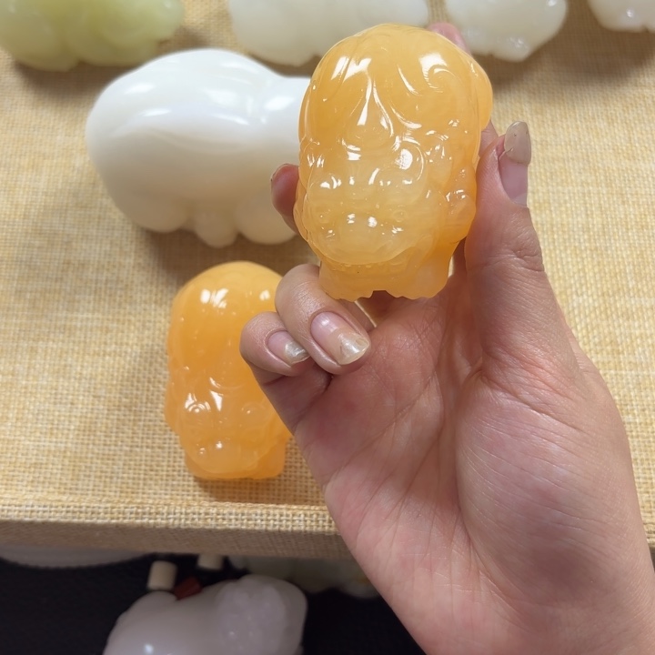 秤***姐石材昆仑山脉黄色貔貅