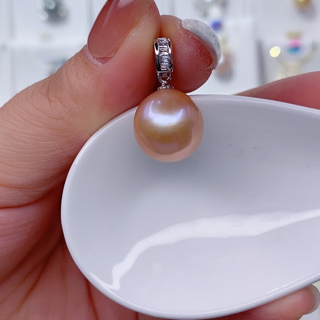 淡水珍珠吊坠(赠链)未镶嵌