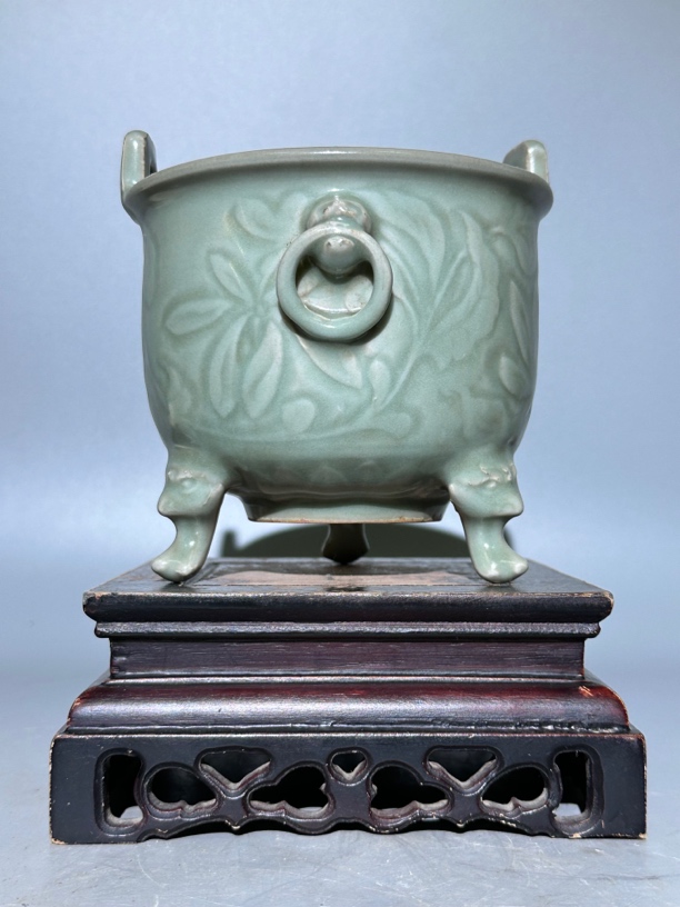 龙泉窑，三足双耳炉！