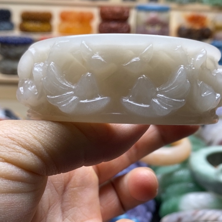 未镶嵌手镯石英质玉