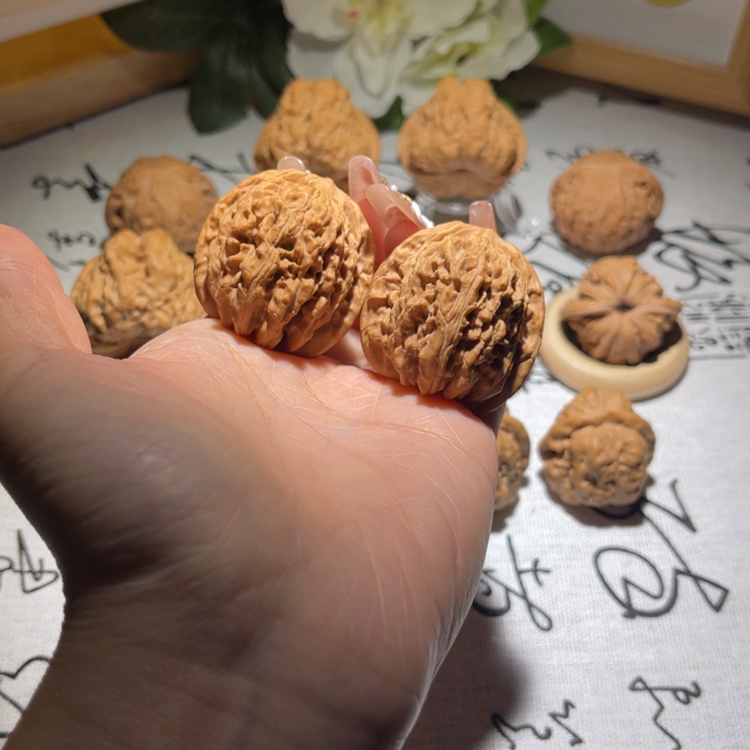 文玩核桃把件36麦穗虎头