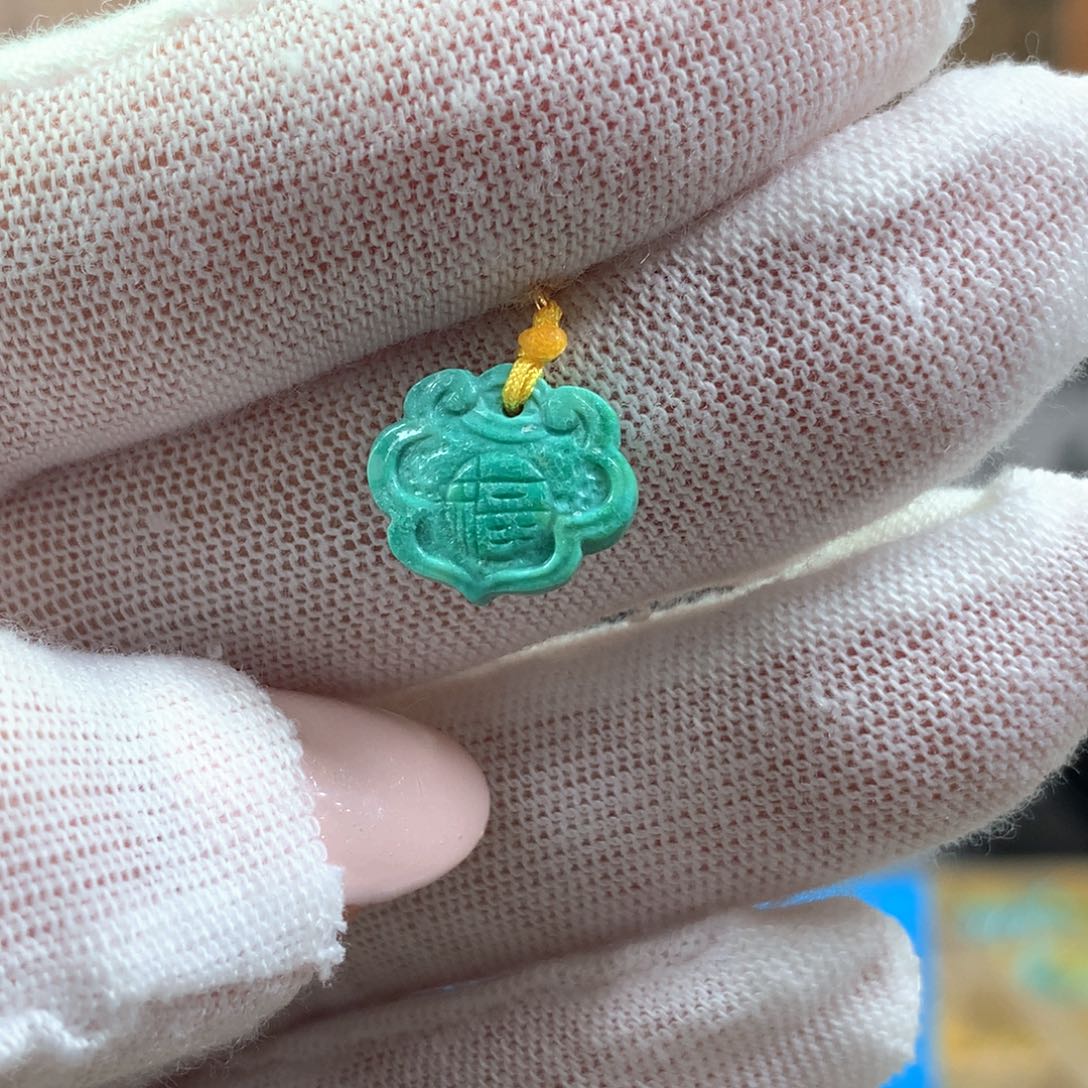 绿松石未镶嵌挂件