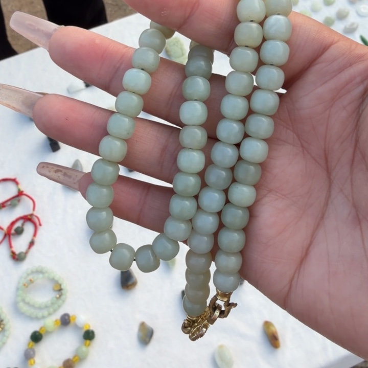 和田玉未镶嵌车挂