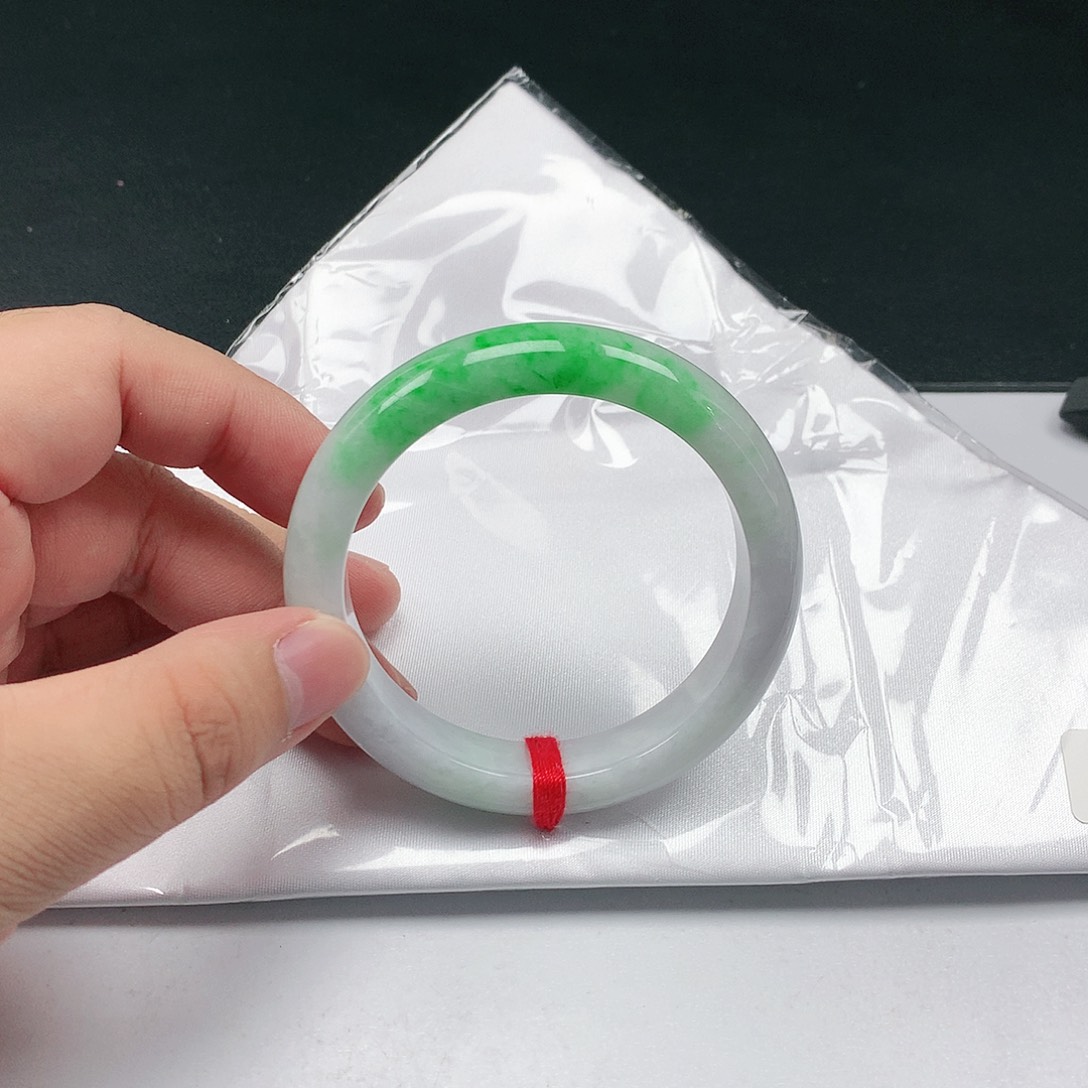 翡翠手镯未镶嵌翡翠106