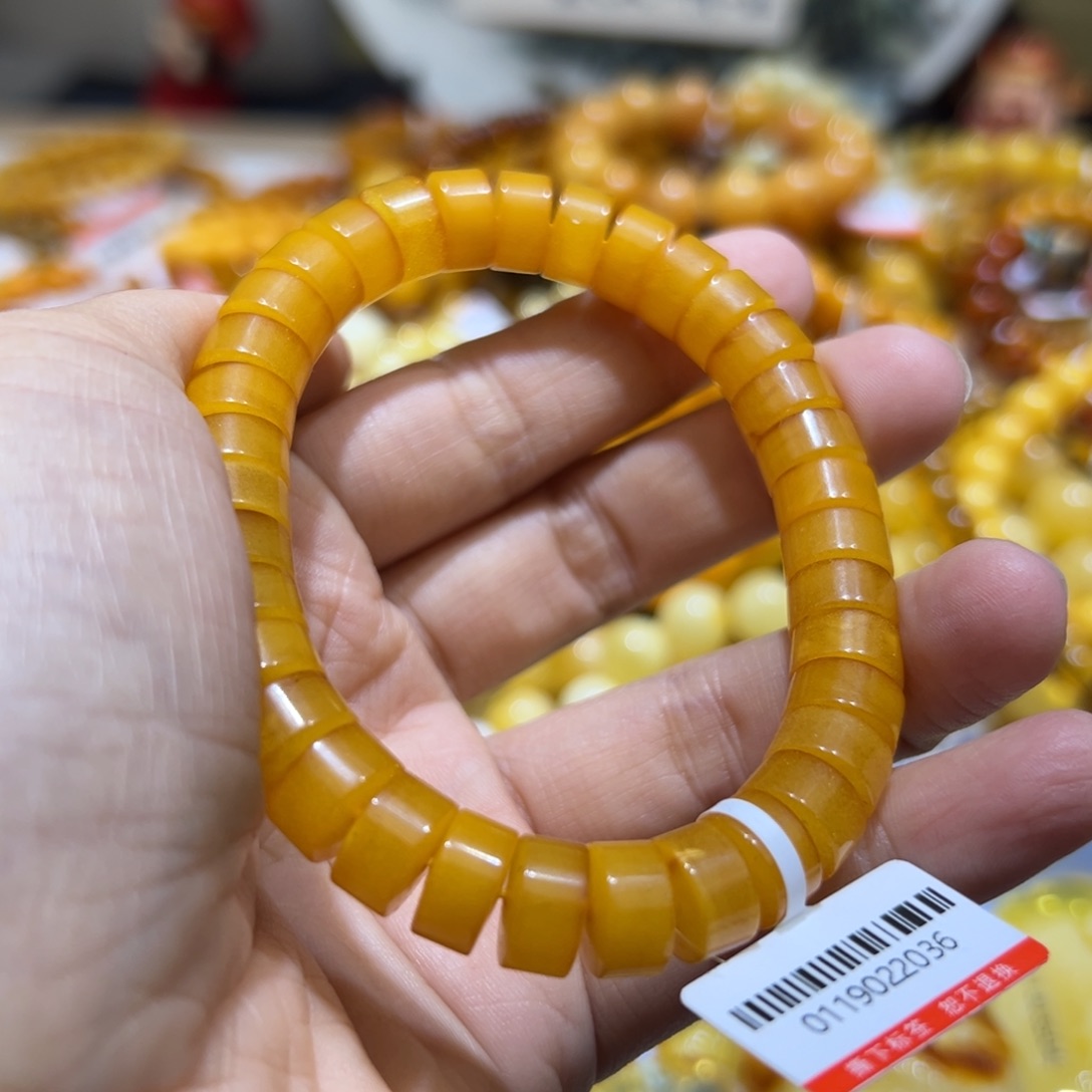 琥珀珠宝奇石未镶嵌