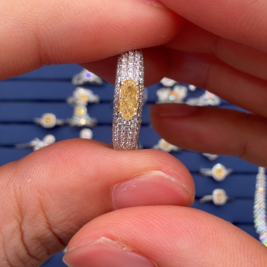 戒指/指环钻石18K金镶嵌黄钻戒指