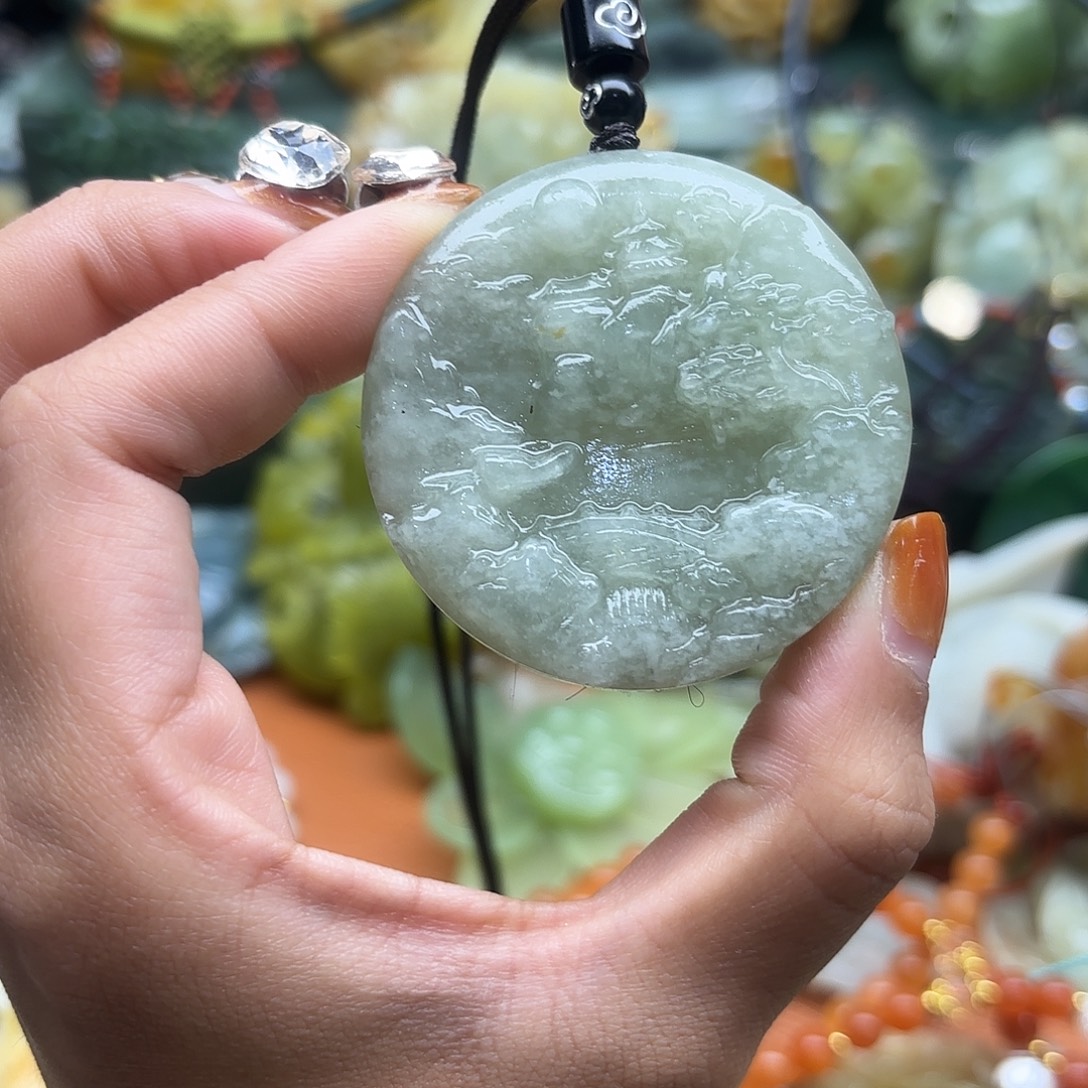 蛇纹石玉未镶嵌吊坠