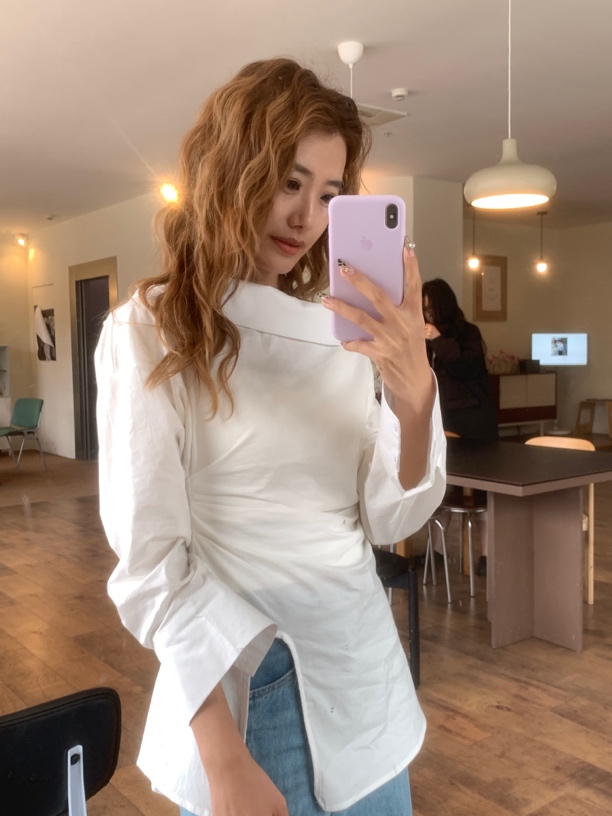 【楠楠】春季新款设计感小众修身显瘦斜肩上衣侧开叉长袖衬衫女