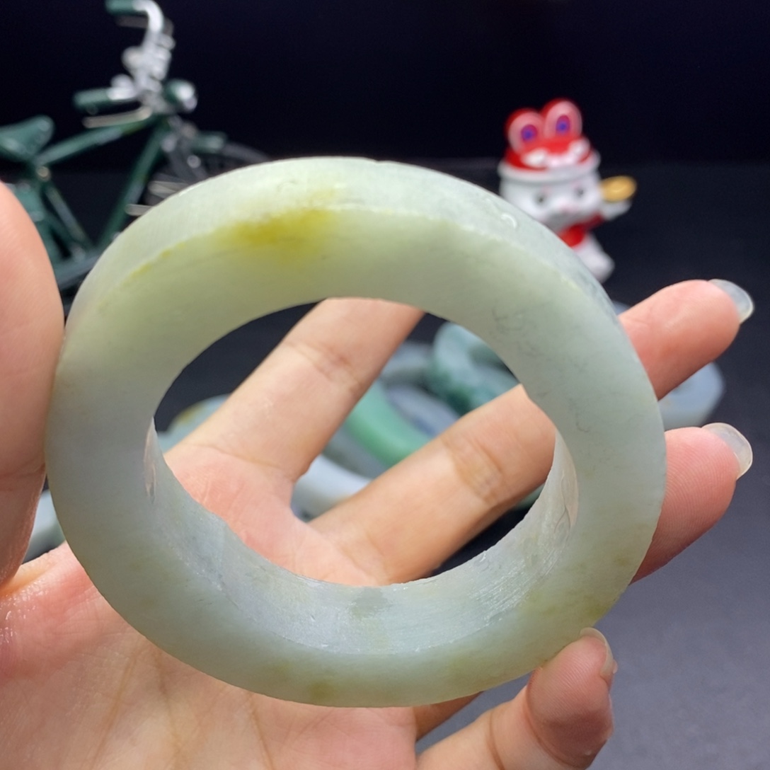 定制翡翠未镶嵌手镯